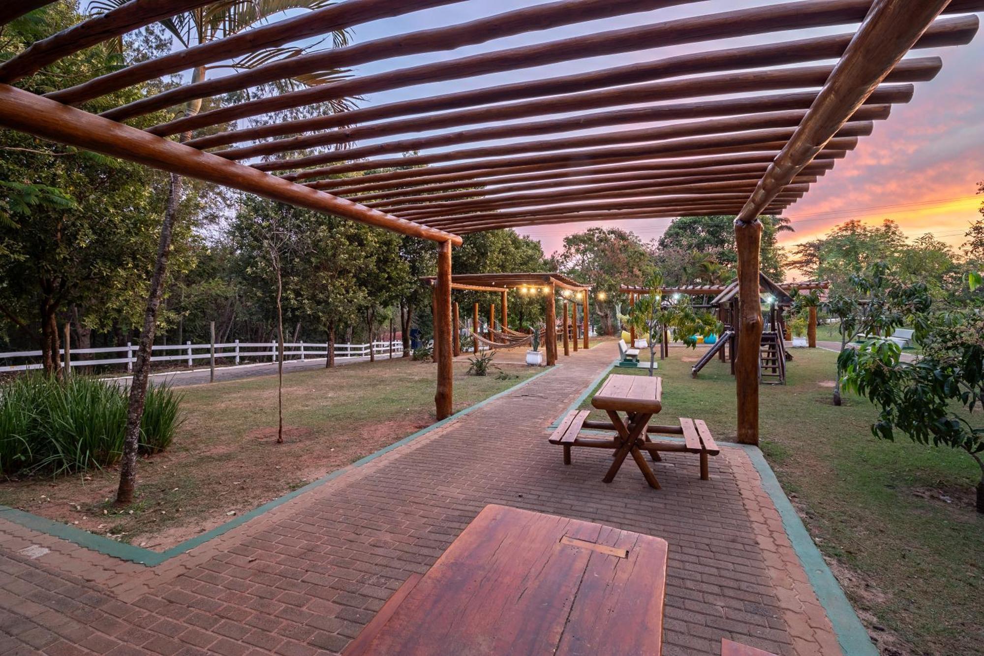 Do Thermas Sao Pedro (Sao Paulo)